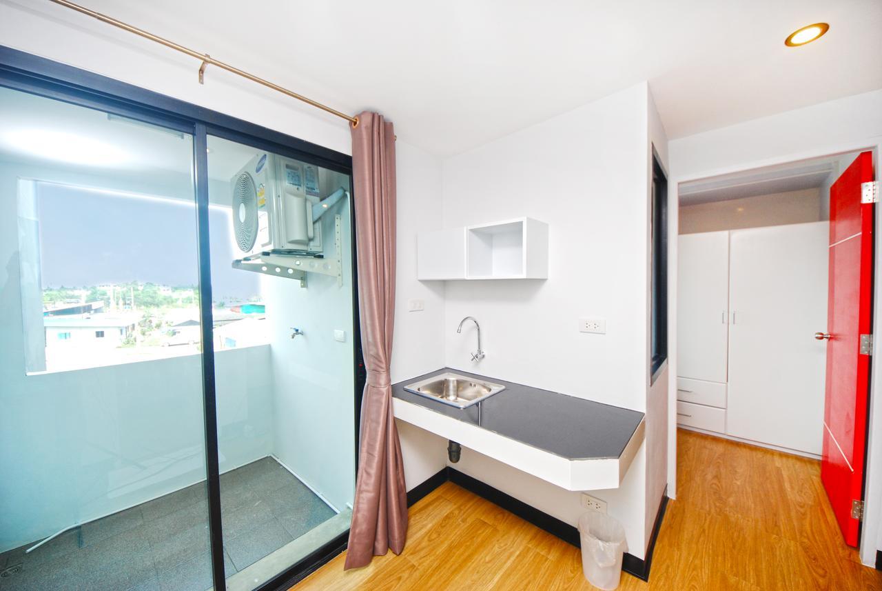 C Tower Hotel Surat Thani Pokoj fotografie