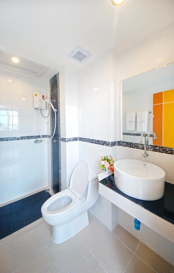 C Tower Hotel Surat Thani Pokoj fotografie